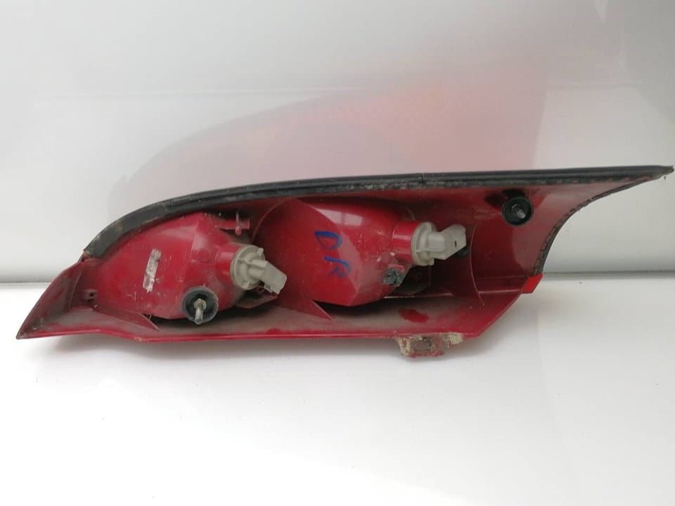 Piloto trasero derecho FORD FOCUS BERLINA (CAK) 4