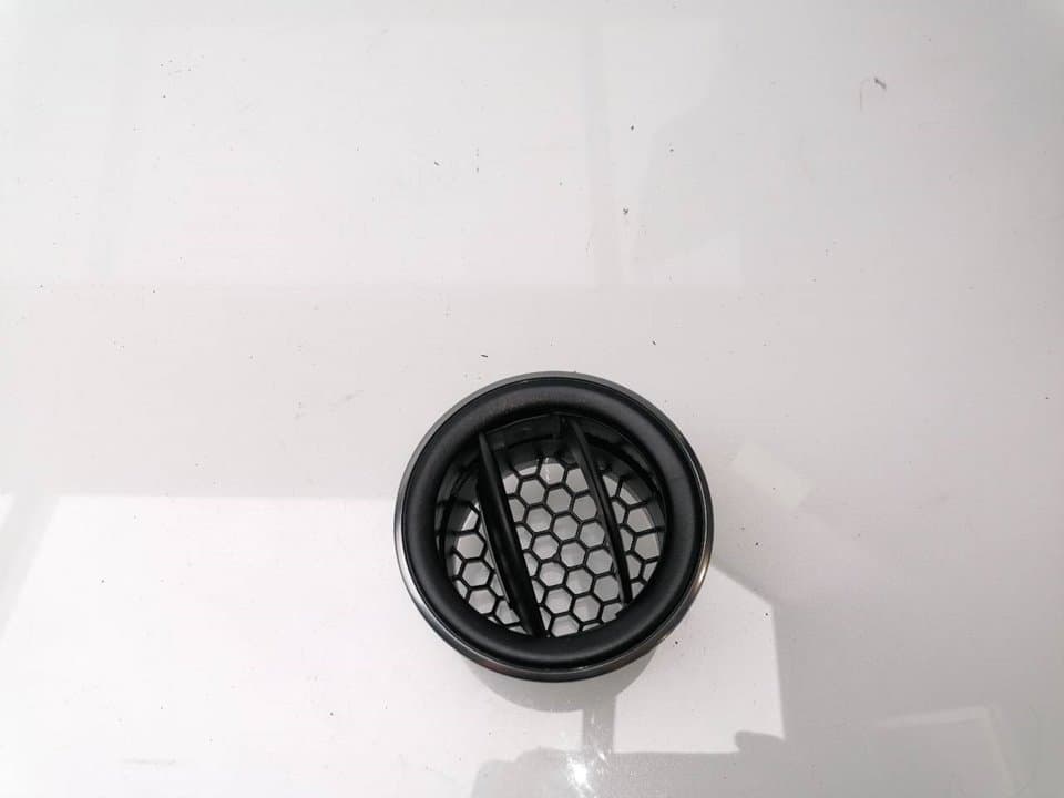 Recambio DACIA SANDERO ref. 687607797R 2