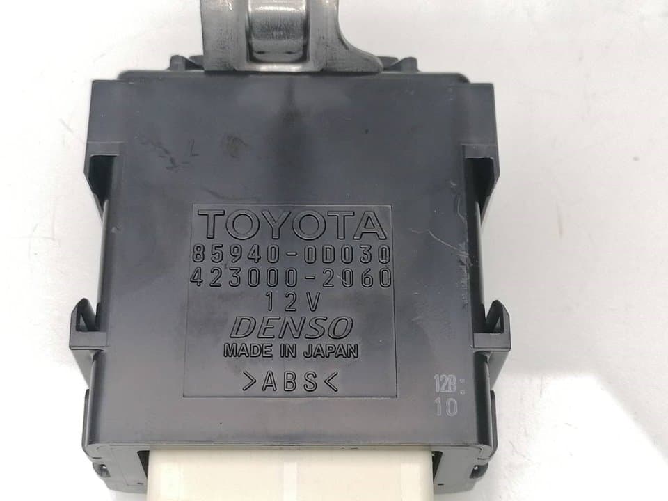 Modulo electronico TOYOTA YARIS (NCP1/NLP1/SCP1) 3