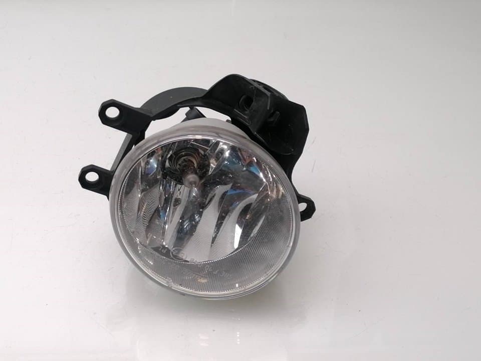 Faro antiniebla derecho TOYOTA YARIS (NCP1/NLP1/SCP1)
