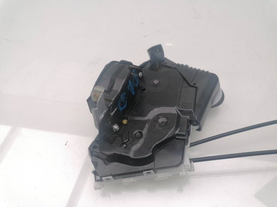 Cerradura puerta delantera derecha TOYOTA YARIS (NCP1/NLP1/SCP1) 2