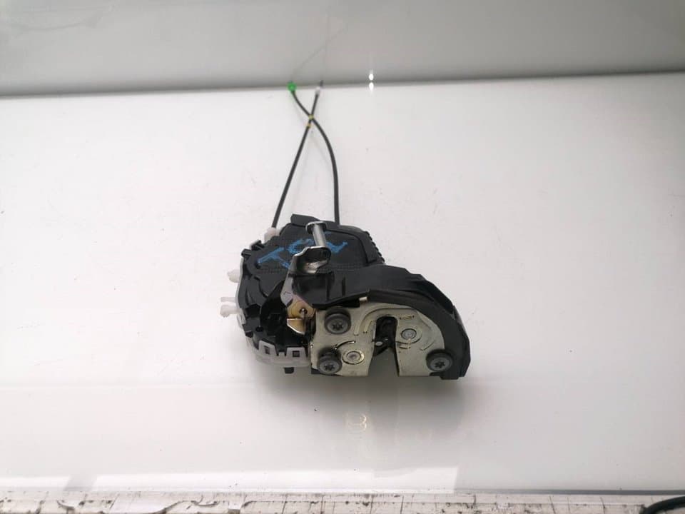 Cerradura puerta trasera izquierda TOYOTA YARIS (NCP1/NLP1/SCP1)