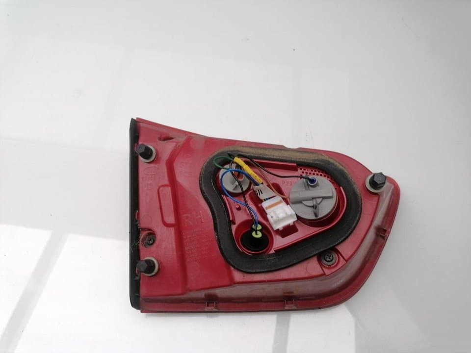 Piloto trasero derecho KIA STONIC 2