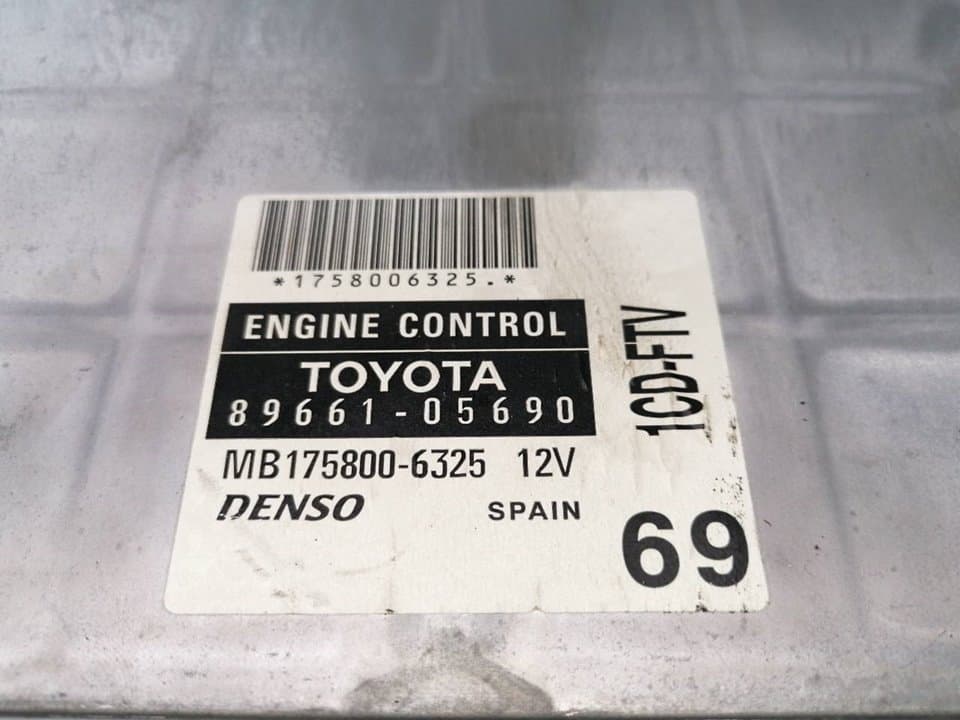 Centralita motor uce TOYOTA AVENSIS 4