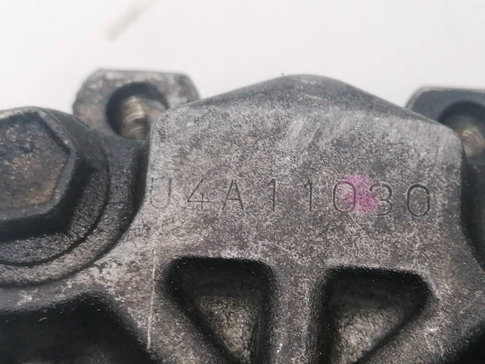 Bomba direccion TOYOTA AVENSIS 2