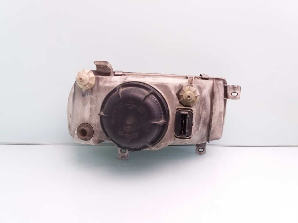 Faro izquierdo VOLKSWAGEN VENTO (1H2) 2