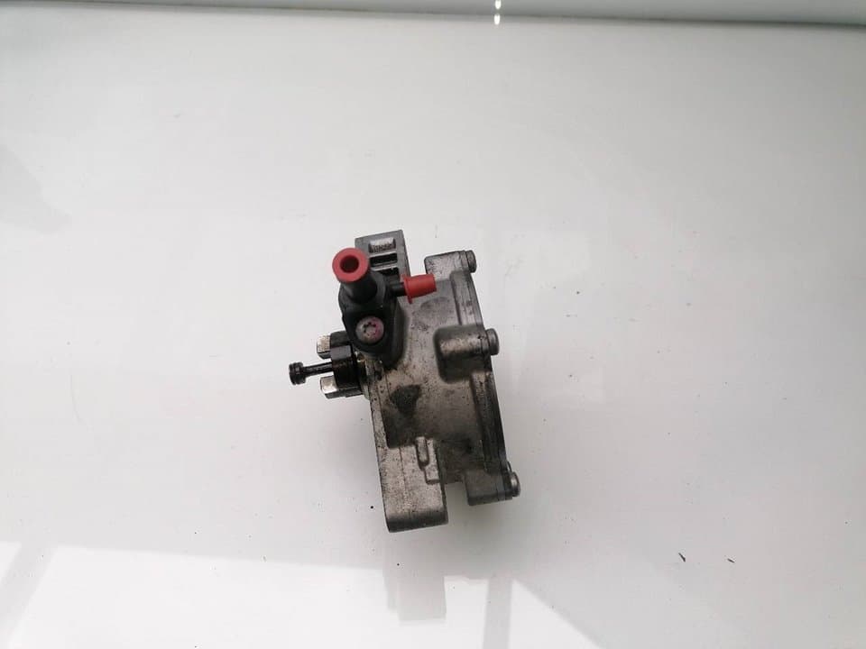 Depresor freno / bomba vacio KIA CARENS ( ) 3