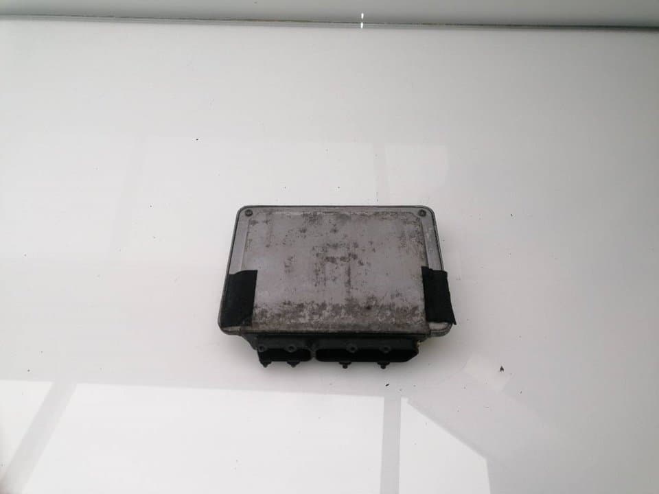 Centralita motor uce VOLKSWAGEN GOLF IV BERLINA (1J1) 3