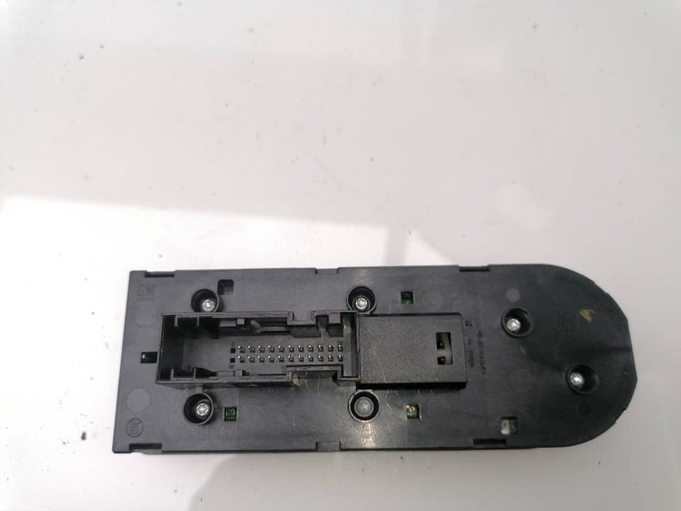 Mando elevalunas delantero izquierdo OPEL ZAFIRA B 2
