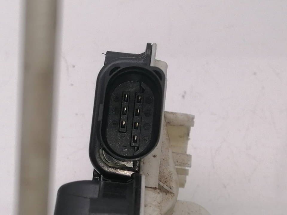Cerradura puerta delantera izquierda SEAT IBIZA SC (6J1) 3
