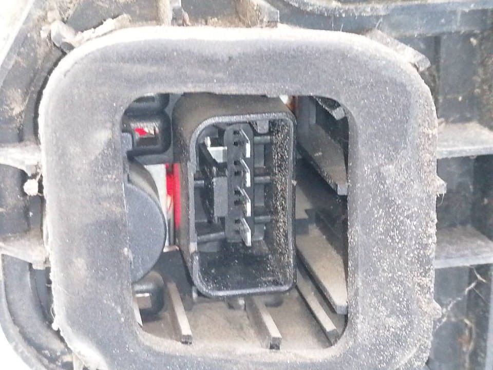 Piloto trasero izquierdo VOLKSWAGEN GOLF V BERLINA (1K1) 2