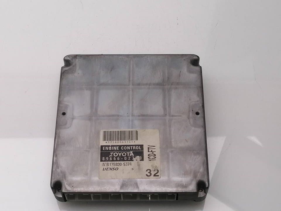 Centralita motor uce TOYOTA COROLLA (E12)