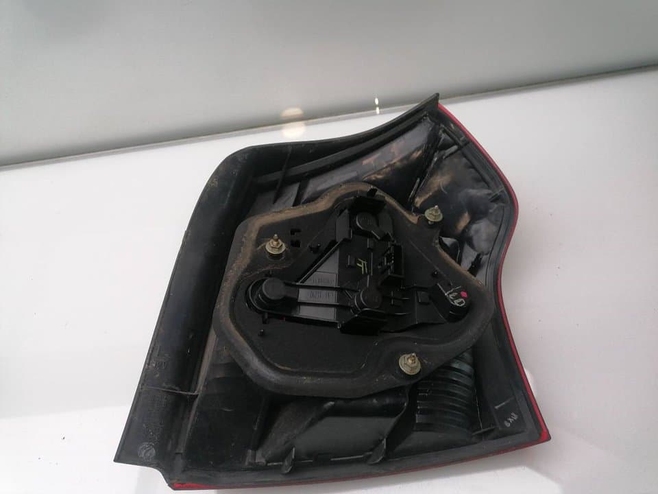 Piloto trasero izquierdo TOYOTA COROLLA (E12) 2