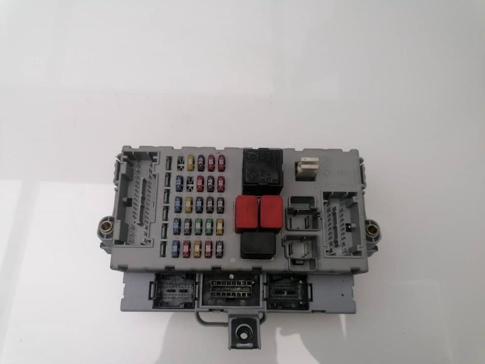 Caja reles / fusibles FIAT PUNTO (199) 2