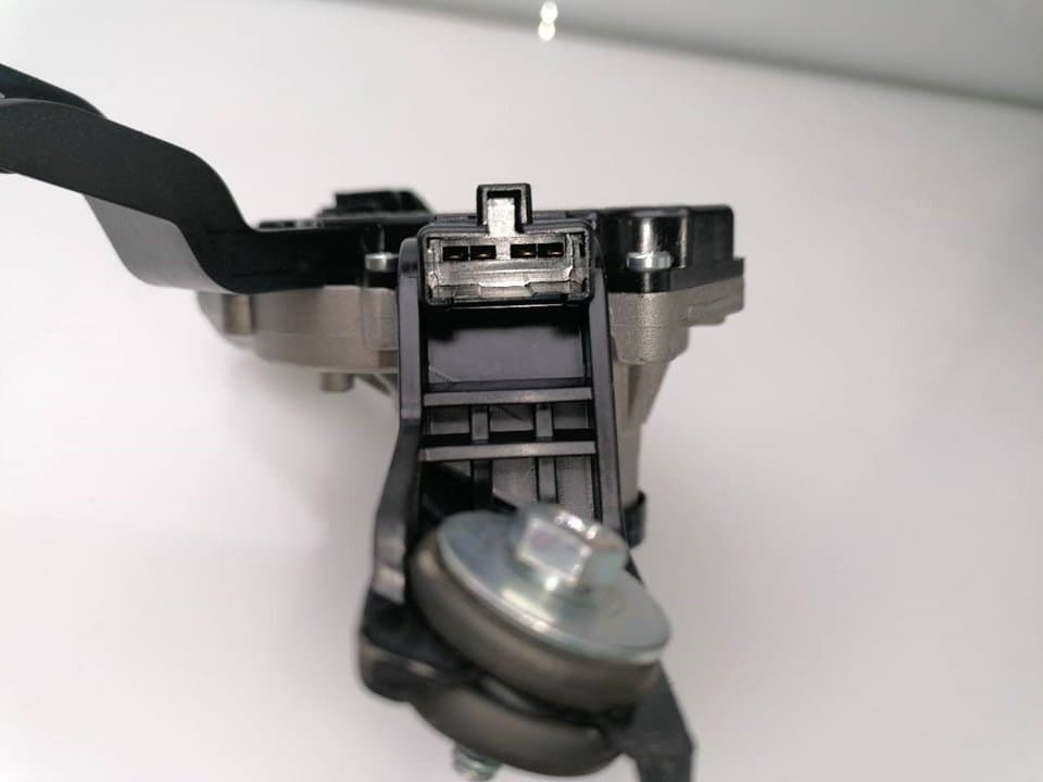 Motor limpia trasero KIA CARENS ( ) 3
