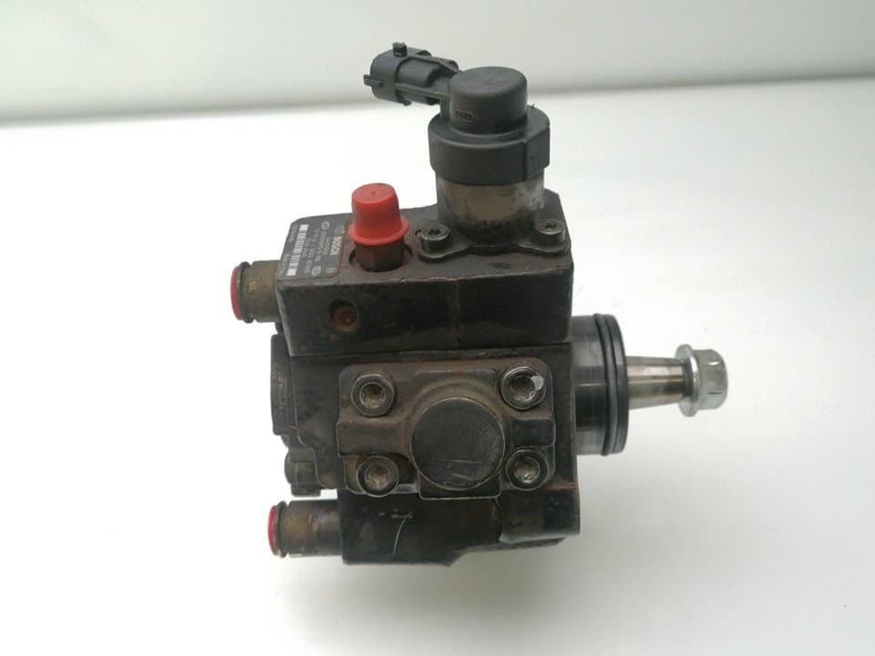 Bomba inyeccion KIA CARENS ( ) 4