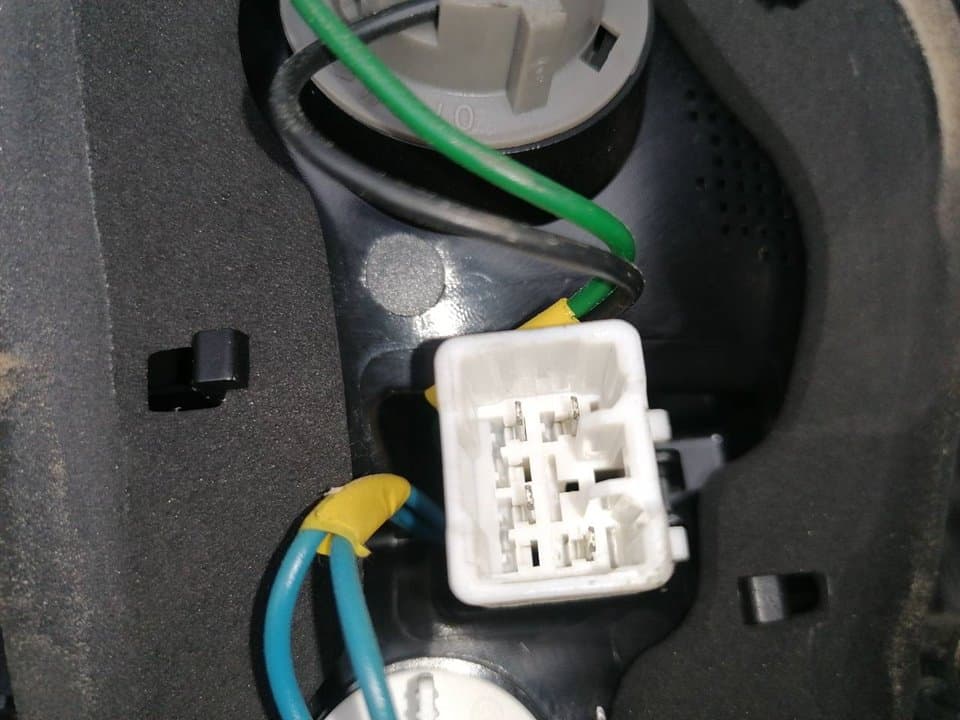 Piloto trasero derecho KIA CARENS ( ) 4