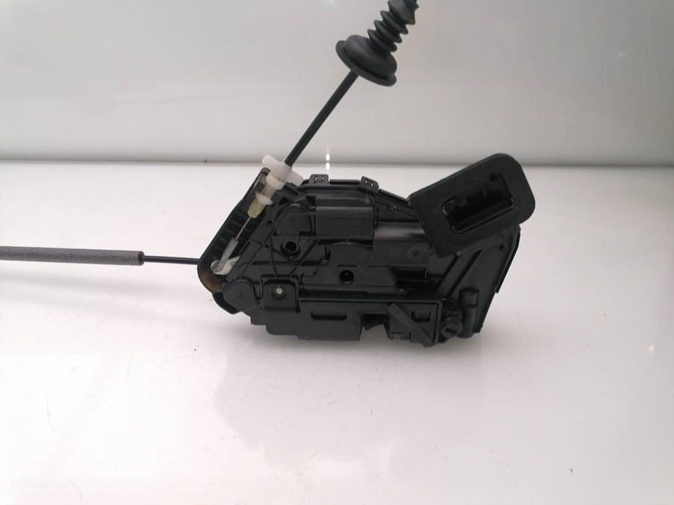 Cerradura puerta trasera derecha SKODA FABIA (6Y2/6Y3) 3