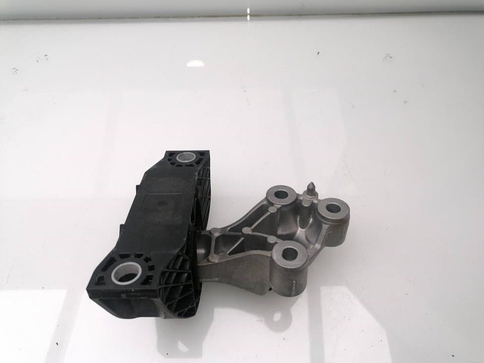 Soporte motor derecho DACIA SANDERO 2