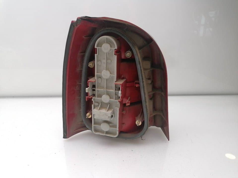 Piloto trasero derecho AUDI A4 AVANT (8E) 4