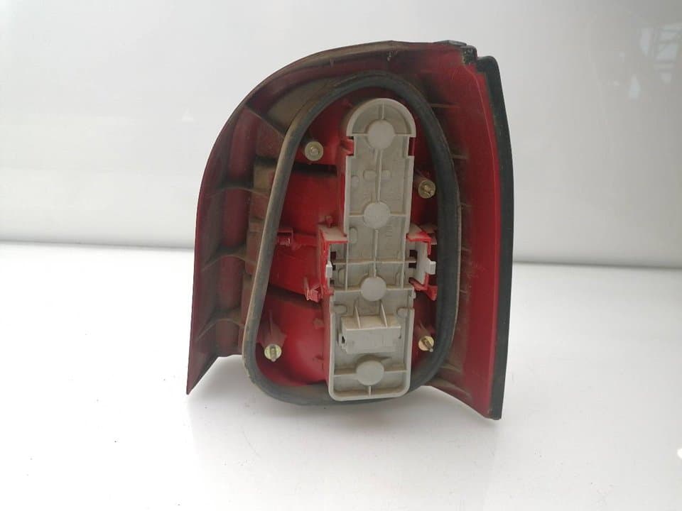 Piloto trasero izquierdo AUDI A4 AVANT (8E) 5