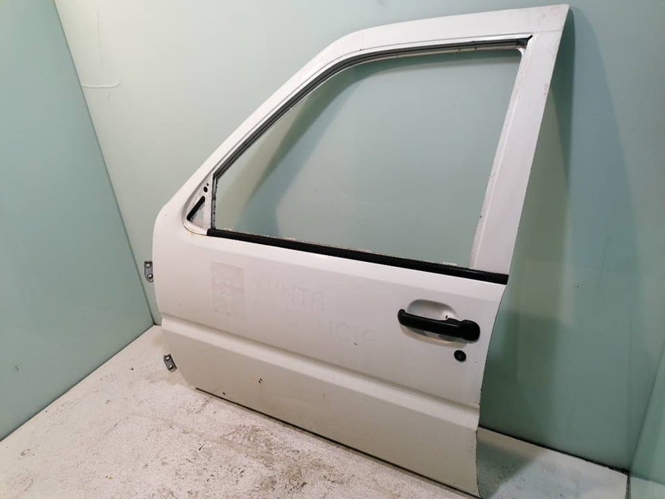 Puerta delantera izquierda NISSAN TERRANO/TERRANO.II (R20) 2
