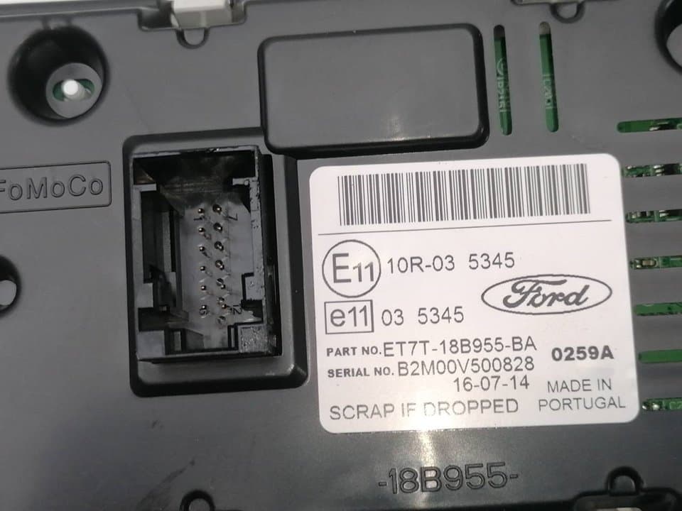 Pantalla multifuncion FORD FIESTA (CE1) 3