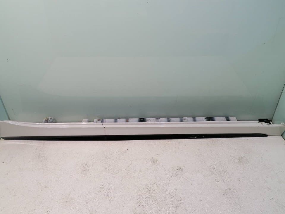 Faldon lateral BMW SERIE 1 LIM