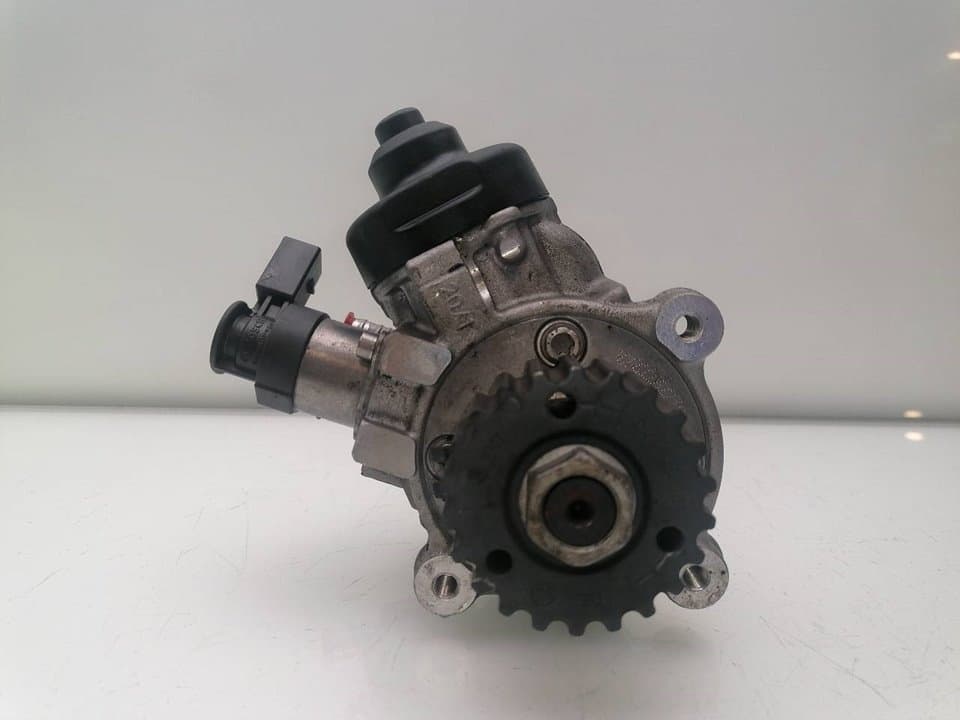 Bomba inyeccion AUDI A4 AVANT (8W5)