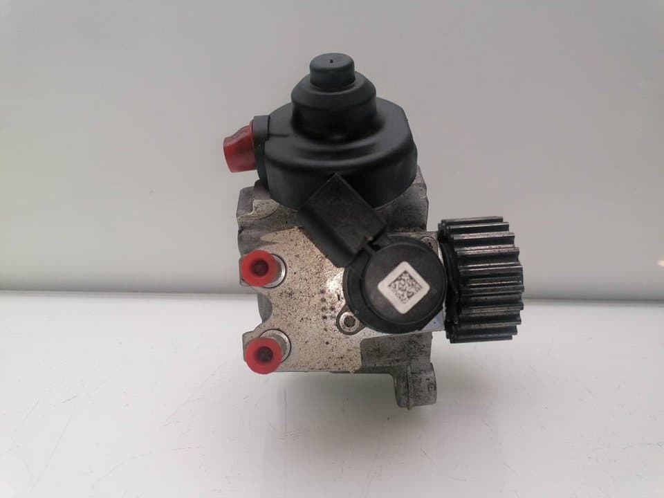 Bomba inyeccion AUDI A4 AVANT (8W5) 4