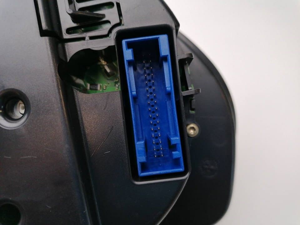 Cuadro instrumentos VOLKSWAGEN PASSAT BERLINA (3A2) 4