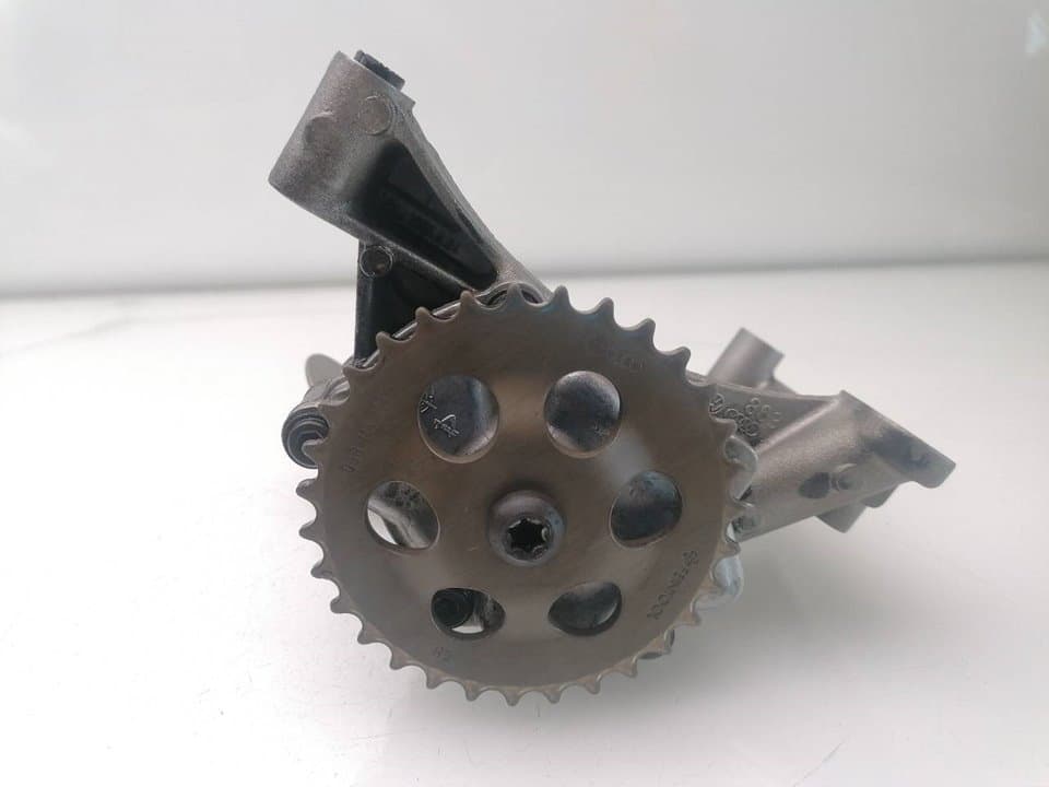 Bomba aceite VOLKSWAGEN PASSAT BERLINA (3A2) 4