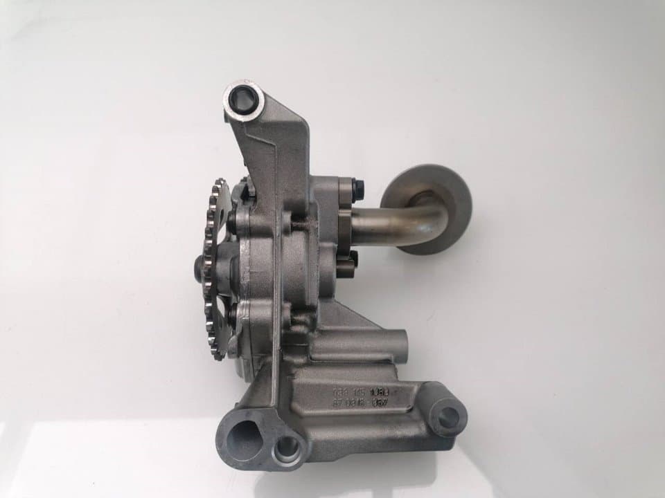 Bomba aceite VOLKSWAGEN PASSAT BERLINA (3A2)