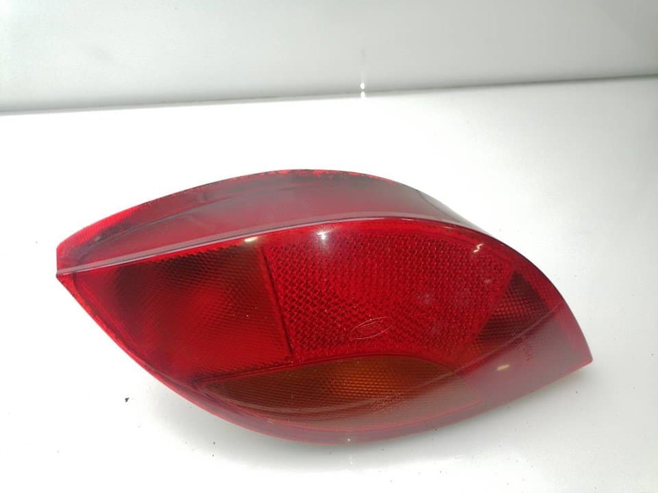 Piloto trasero izquierdo FORD KA+