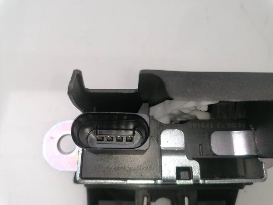 Cerradura maletero / porton VOLKSWAGEN GOLF VII LIM. 4