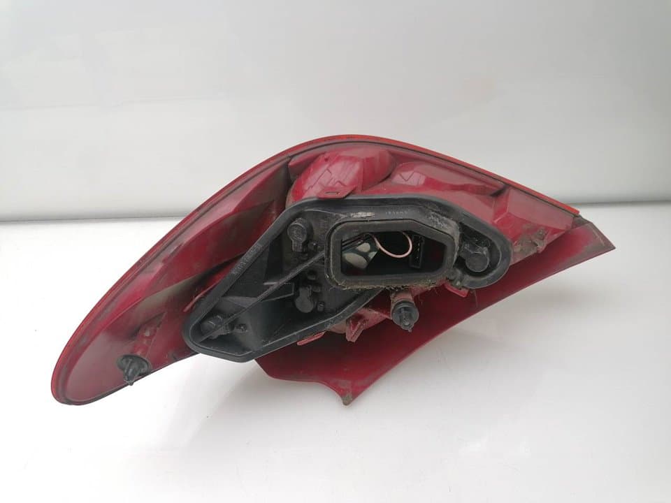Piloto trasero izquierdo PEUGEOT 207 SW 5