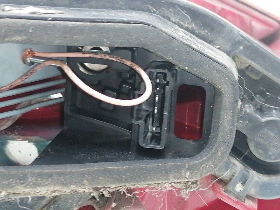 Piloto trasero izquierdo PEUGEOT 207 SW 2