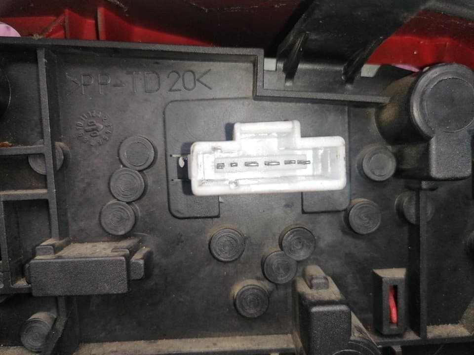 Piloto trasero derecho PEUGEOT 406 BERLINA (S1/S2) 3