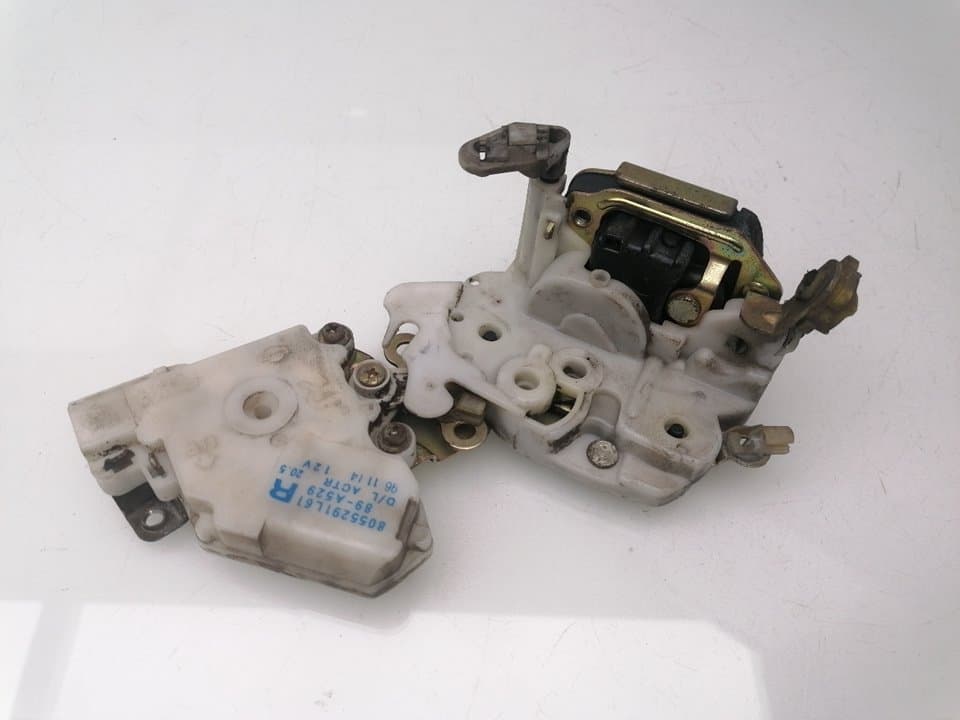 Cerradura puerta delantera derecha NISSAN TERRANO/TERRANO.II (R20) 3