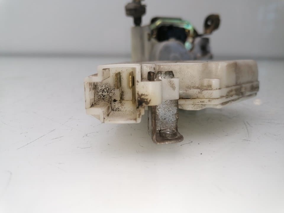 Cerradura puerta delantera derecha NISSAN TERRANO/TERRANO.II (R20) 2