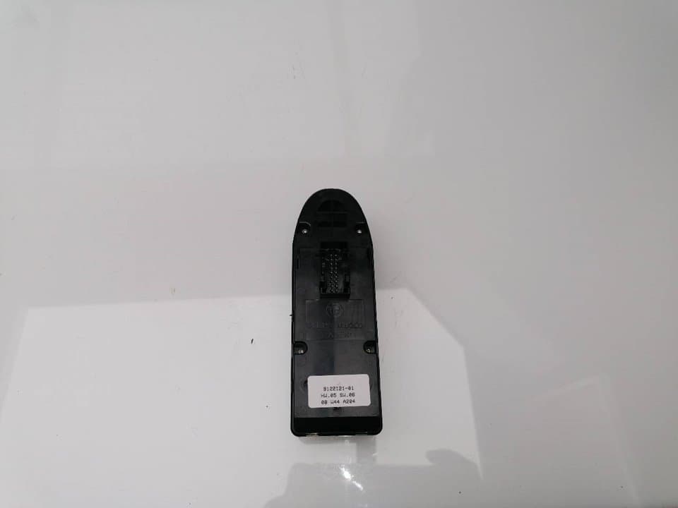 Mando elevalunas delantero izquierdo BMW X5 (E70) 4