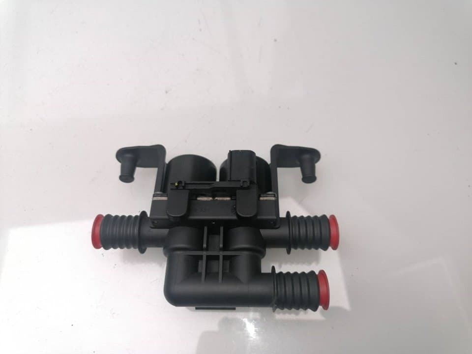 Recambio BMW X5 (E70) ref. 6411691054404 3