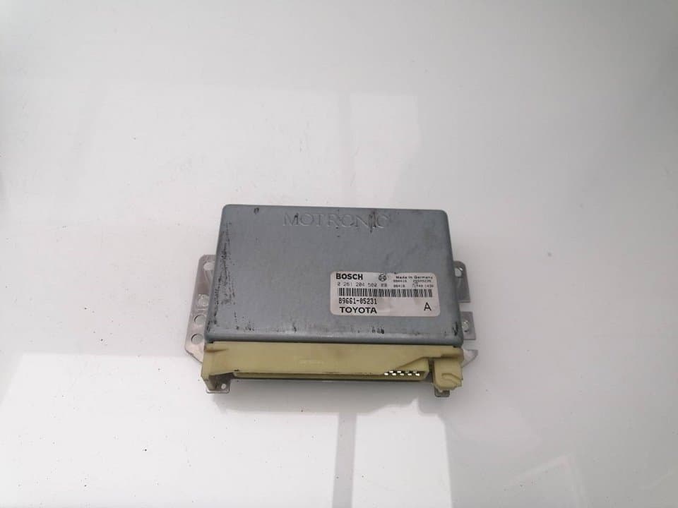 Centralita motor uce TOYOTA AVENSIS