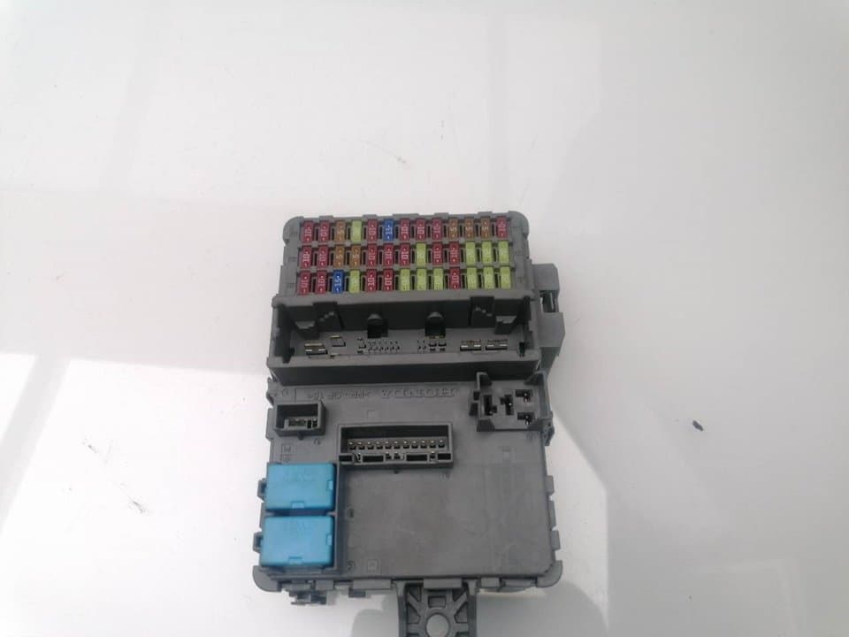 Caja reles / fusibles HONDA CR-V