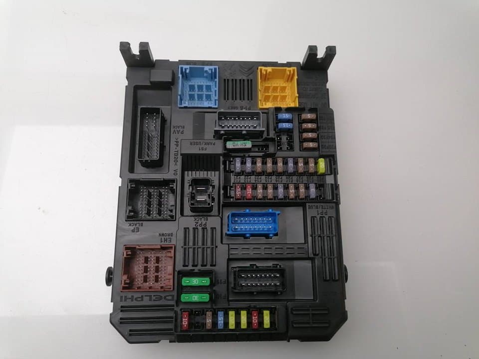 Caja reles / fusibles CITROEN C4 GRAND PICASSO 2