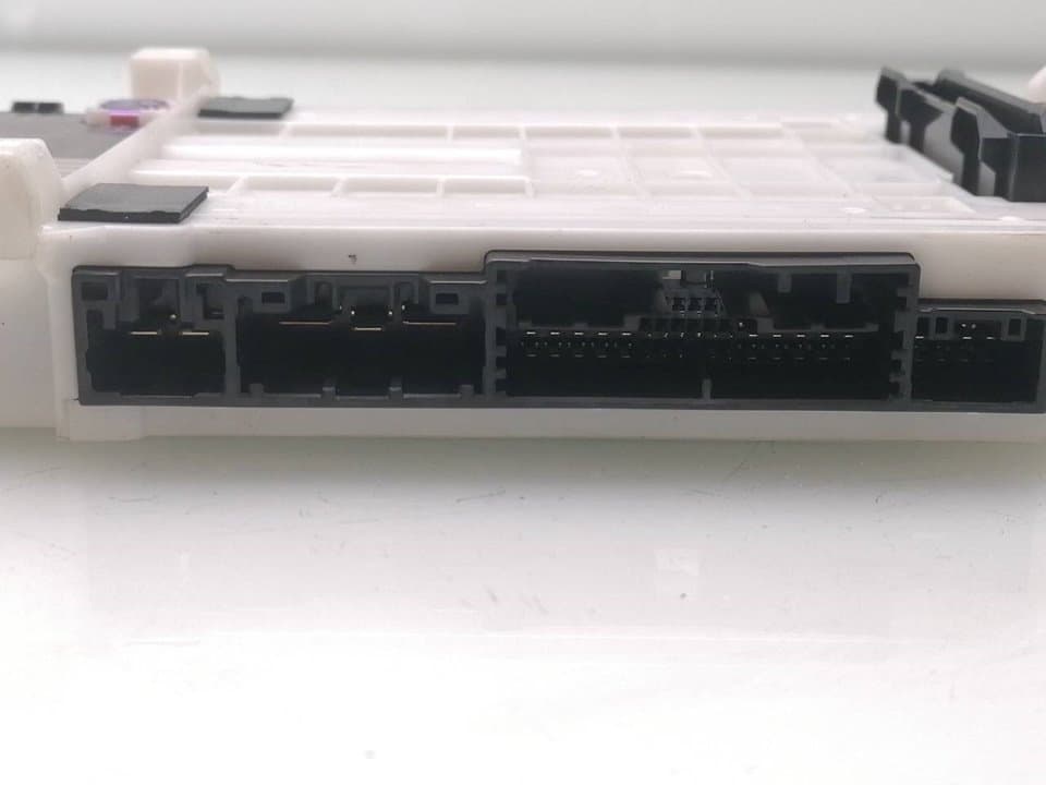 Caja reles / fusibles SUZUKI IGNIS (/MF) 2