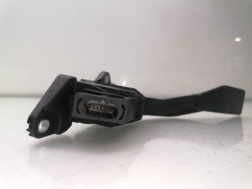 Pedal acelerador SUZUKI IGNIS (/MF) 4