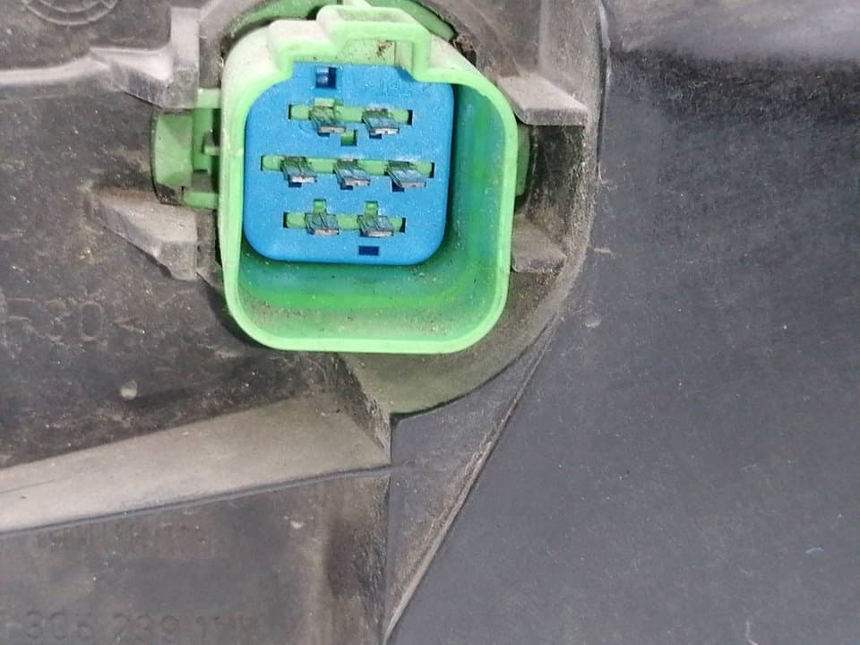 Faro derecho FORD MONDEO BERLINA/FAMILIAR (FD) 2