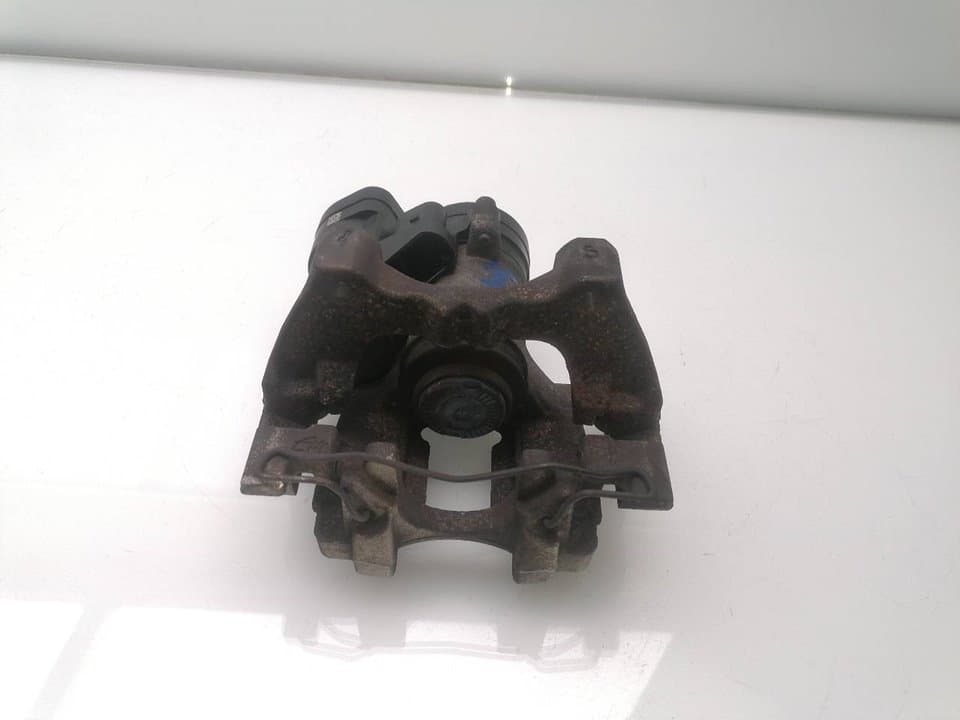 Recambio AUDI Q2 (GAB) ref. 5Q0615405 3