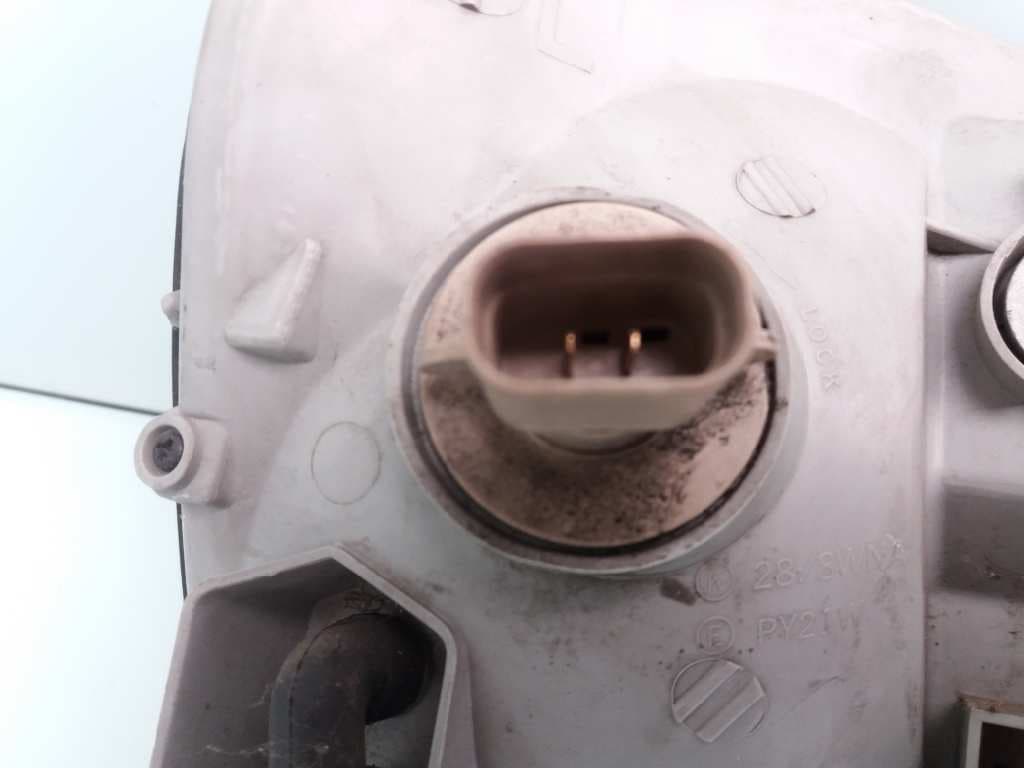 Faro izquierdo HYUNDAI ACCENT (LC) 4